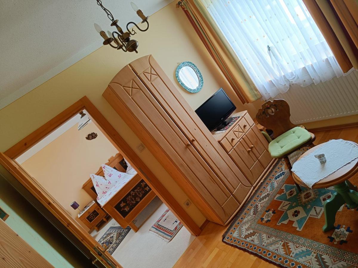 Haus Sundl - Privatzimmer Emmersdorf an der Donau Extérieur photo