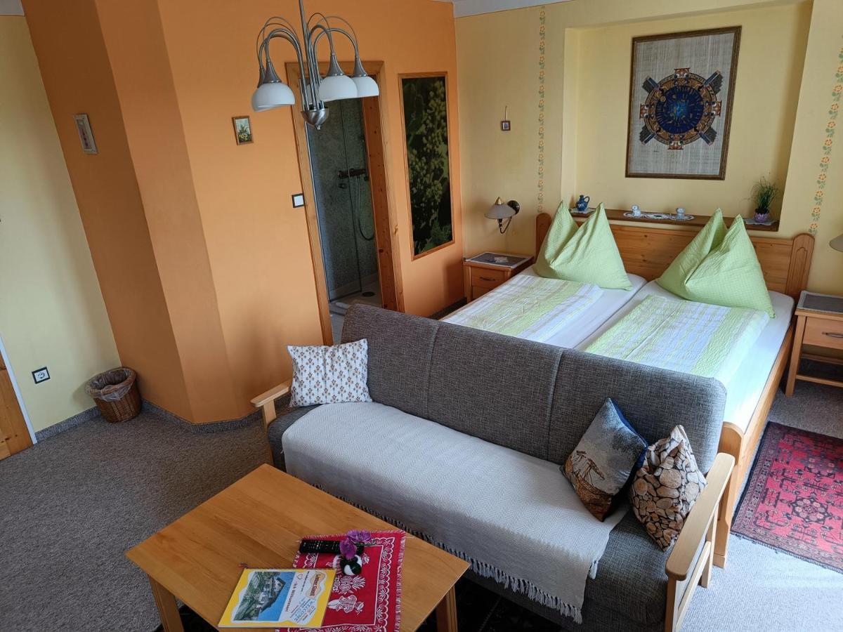 Haus Sundl - Privatzimmer Emmersdorf an der Donau Extérieur photo