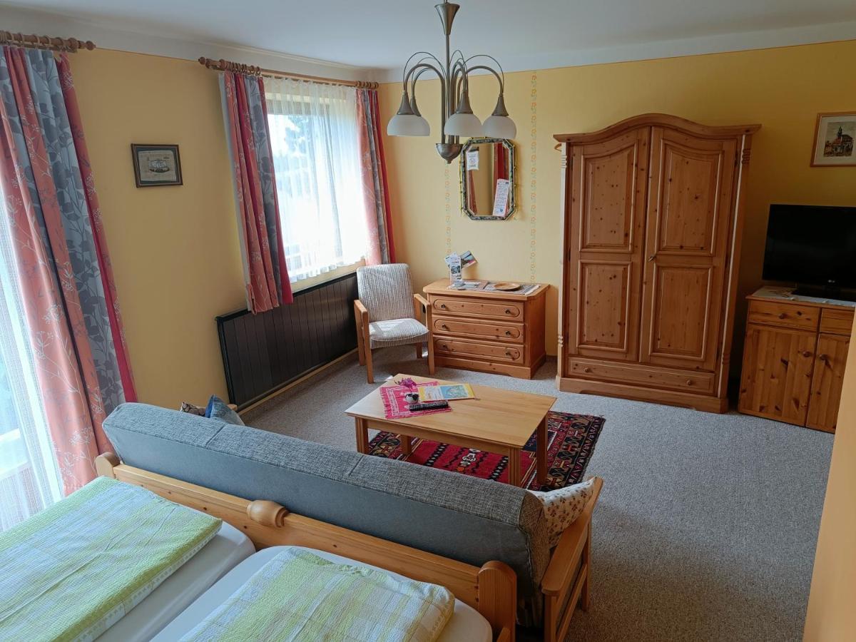 Haus Sundl - Privatzimmer Emmersdorf an der Donau Extérieur photo